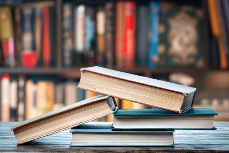 چگونه بهترین طراحی جلد برای کتاب شعر خود را انتخاب کنید؟